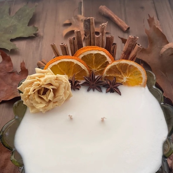 AUTUMN ORCHARD Candle  - Holiday Candle - Soy Wax Candle -Hand Crafted Candle - Picture 2 of 5